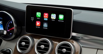 Mercedes-Benz präsentiert Apple CarPlay in Genf Mercedes-Benz COMAND Apple CarPlay System Apps